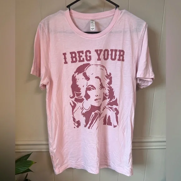 Dolly Parton graphic tshirt - Picture 1 of 4